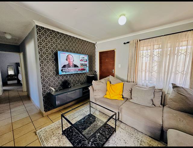 3 BEDROOM HOUSE FOR SALE IN SKY CITY